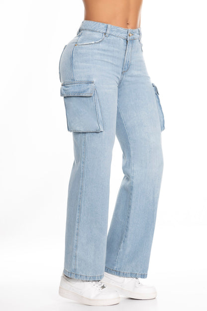 Ref. 10053 Jean cargo rígido,tiro alto, bolsillos laterales, tono azul claro (hielo)